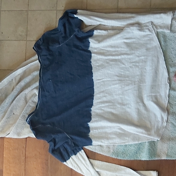 Long sleeve ombre blue to white t-shirt - Picture 3 of 3